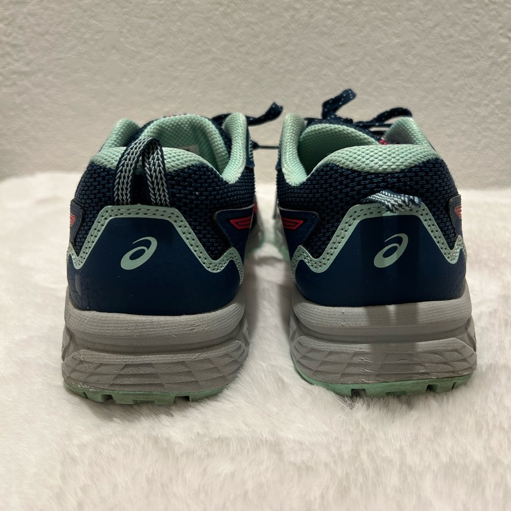 EUC Asics - Picture 6 of 7